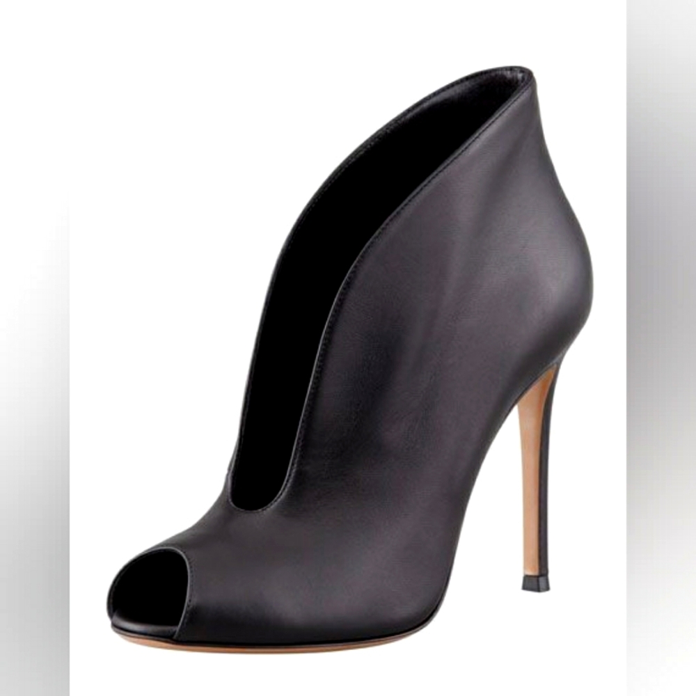 Nordstrom Halogen Black Booties Size 9.5
